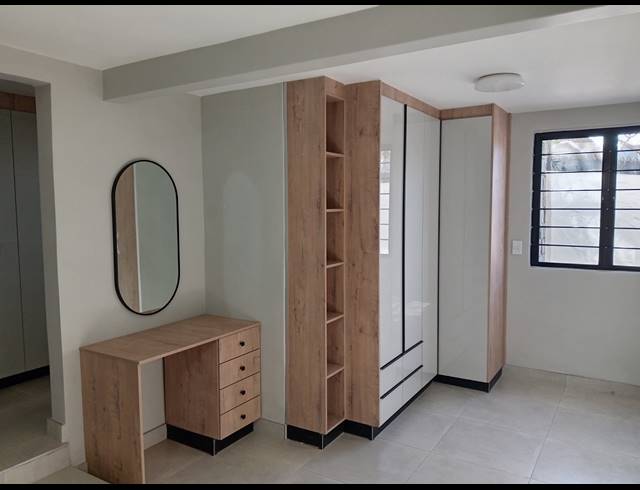 3 BEDROOM FREESTANDING TO LET IN ESSENWOOD